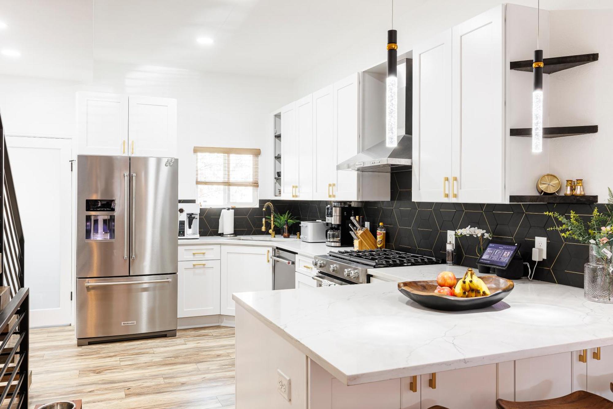 Lux Newly Remodeled Dt, Patio, Fully Stocked 5bd, 3ba * Denver